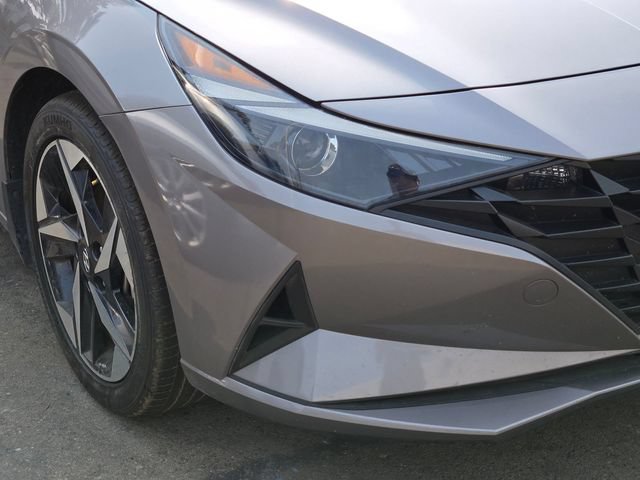 Used 2023 Hyundai Elantra SEL w/ Convenience Package FWD image 4