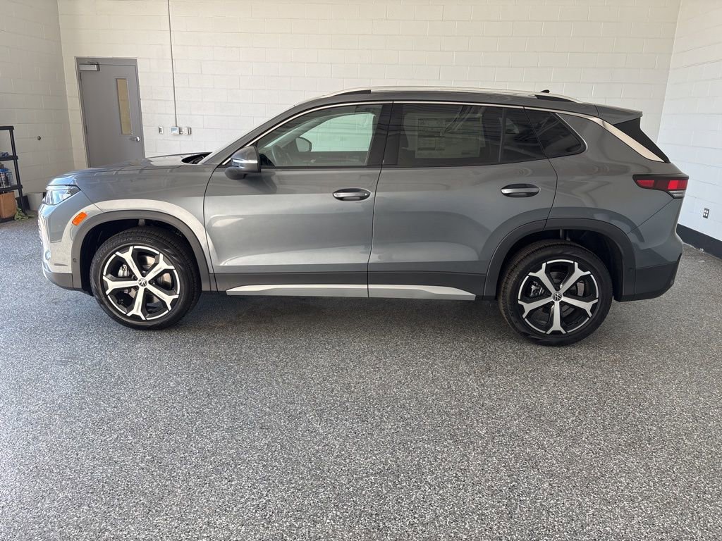 New 2026 Volkswagen Tiguan SE AWD/4WD image 2