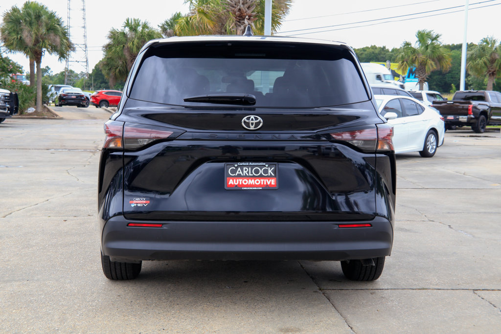 Used 2026 Toyota Sienna LE FWD image 26