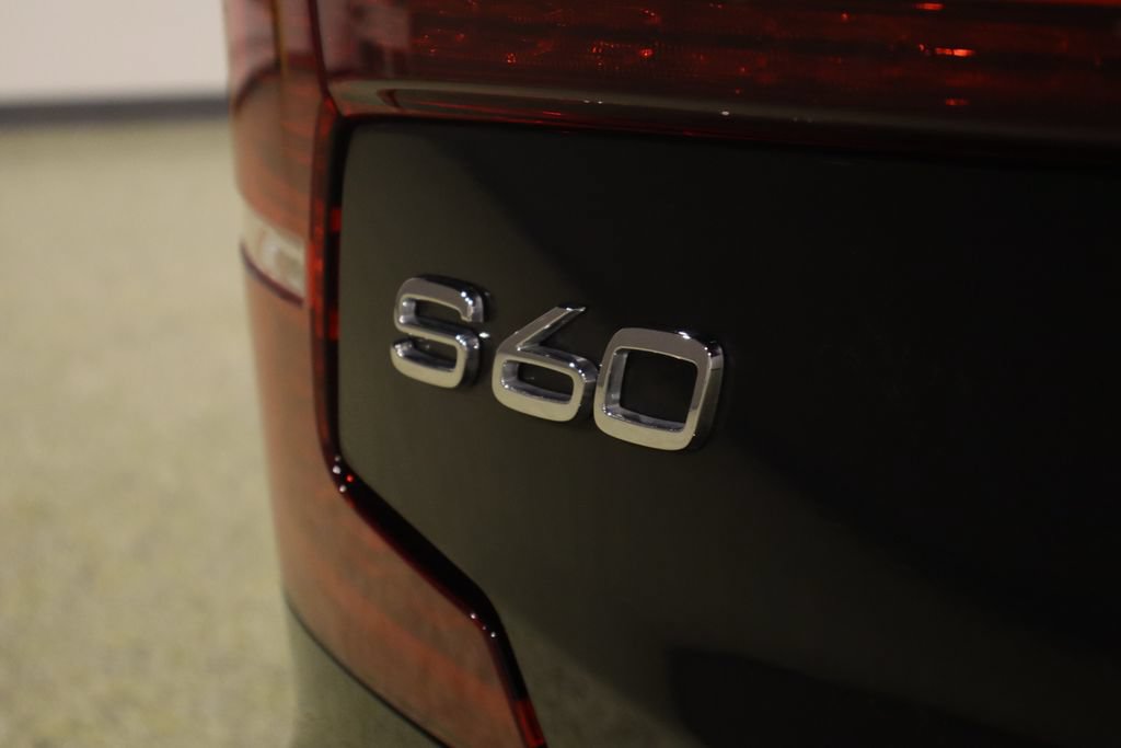 Used 2019 Volvo S60 T6 R-Design AWD/4WD image 15