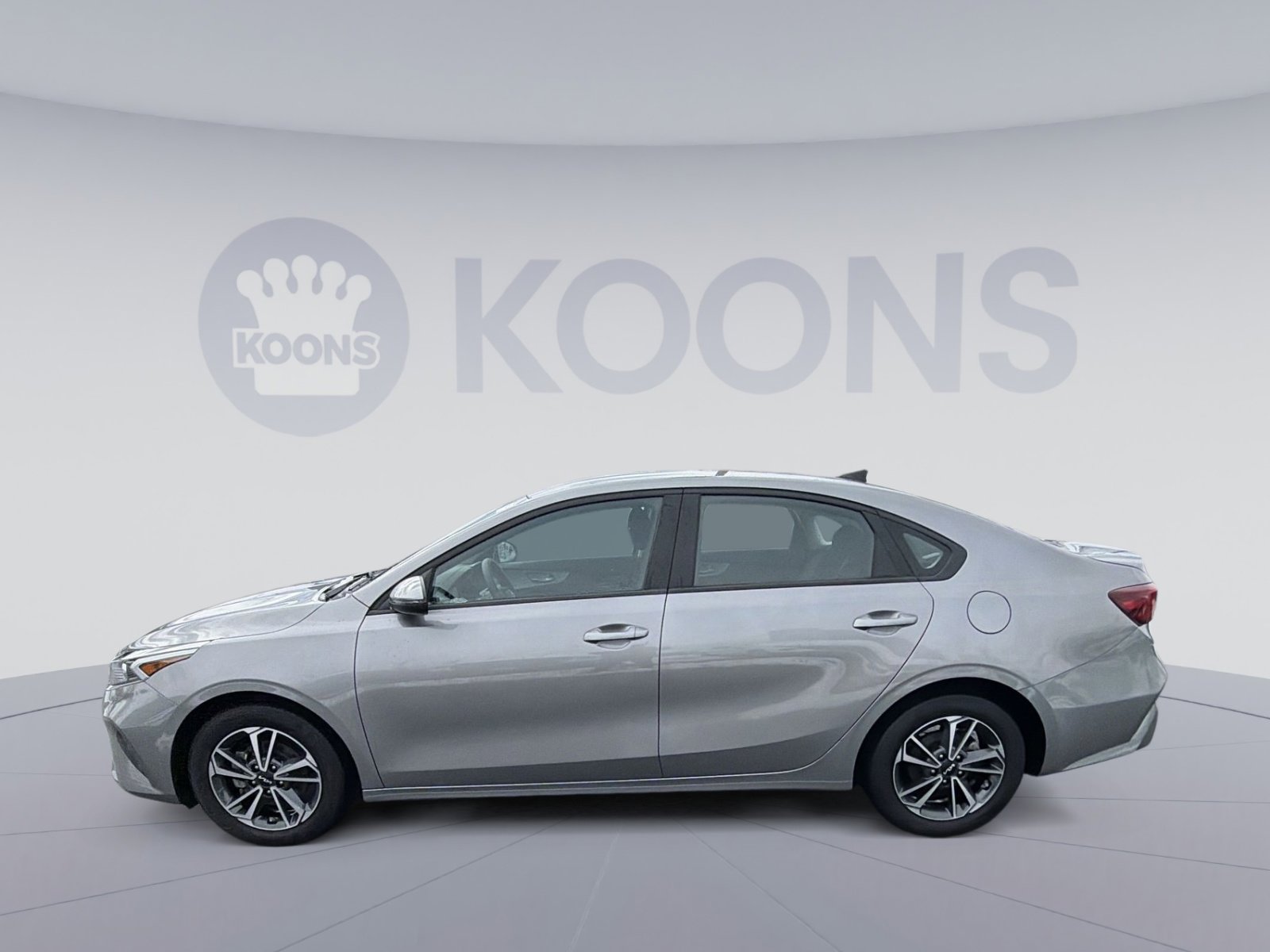 Used 2023 Kia Forte LXS w/ LXS Technology Package image 2