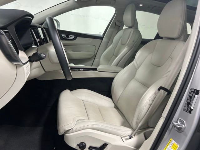 Used 2022 Volvo XC60 T8 Inscription w/ Advanced Package image 9