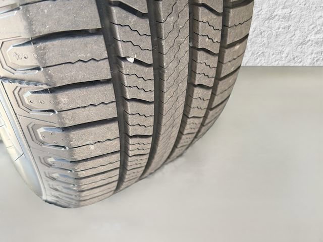 Used 2021 Toyota RAV4 XLE image 41