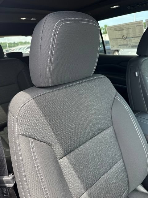 New 2026 Chevrolet Traverse LT w/ Sun and Wheel Package AWD/4WD image 43