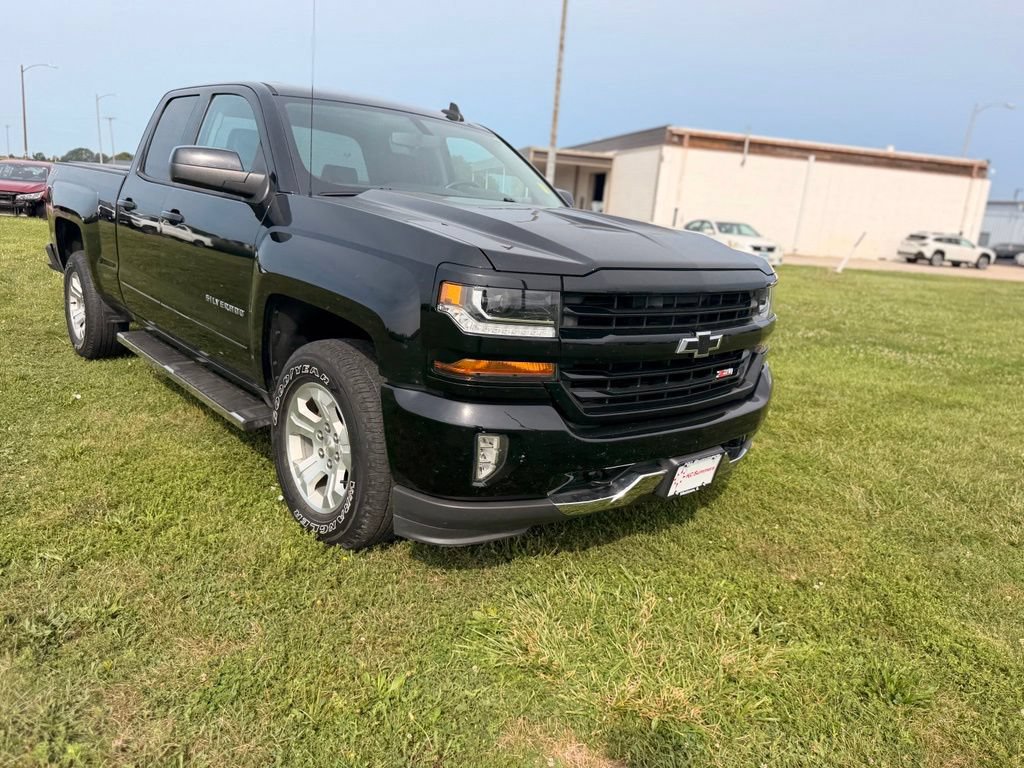Used 2019 Chevrolet Silverado 1500 LT w/ All Star Edition AWD/4WD image 3
