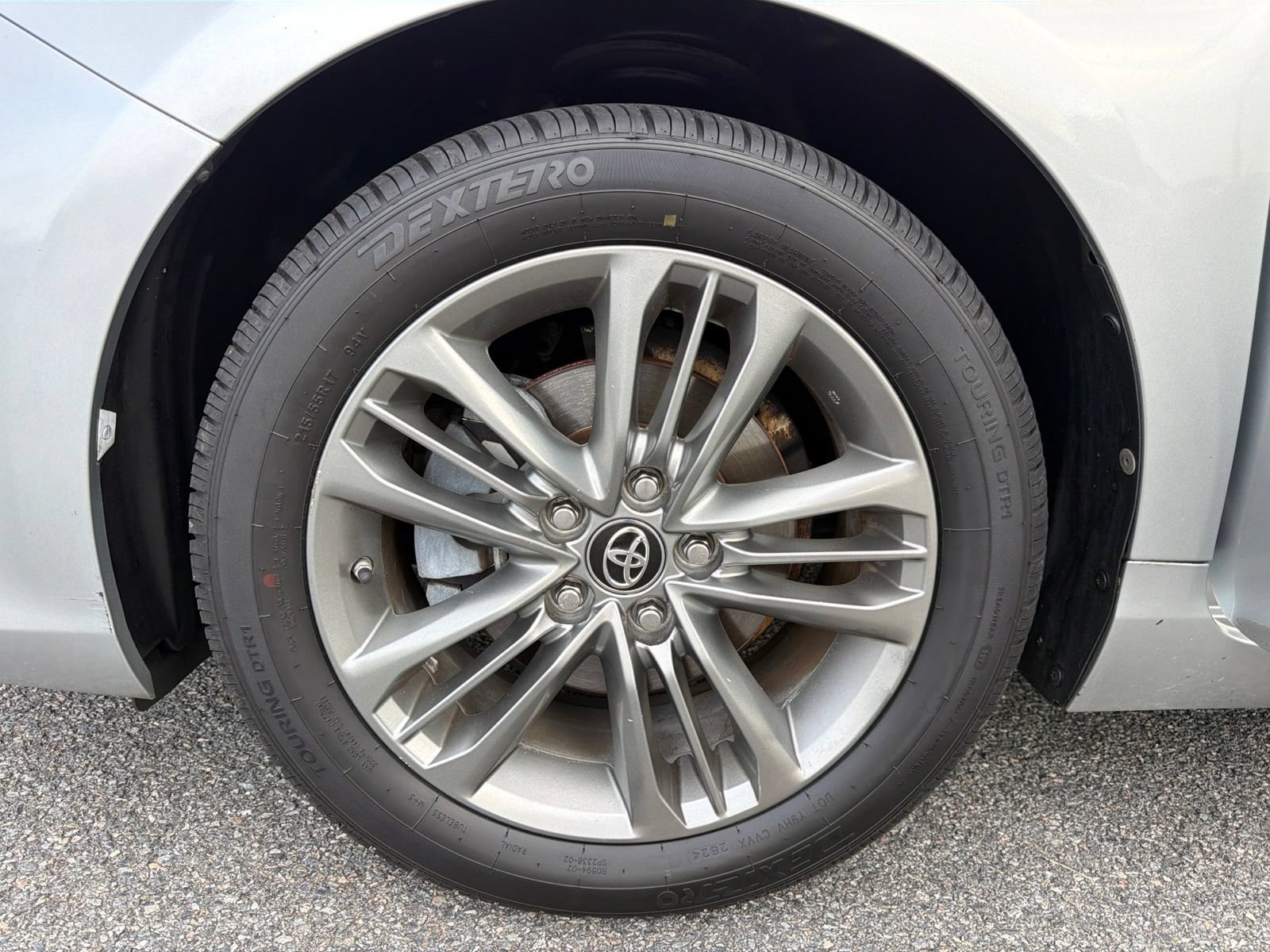 Used 2017 Toyota Camry SE FWD image 16