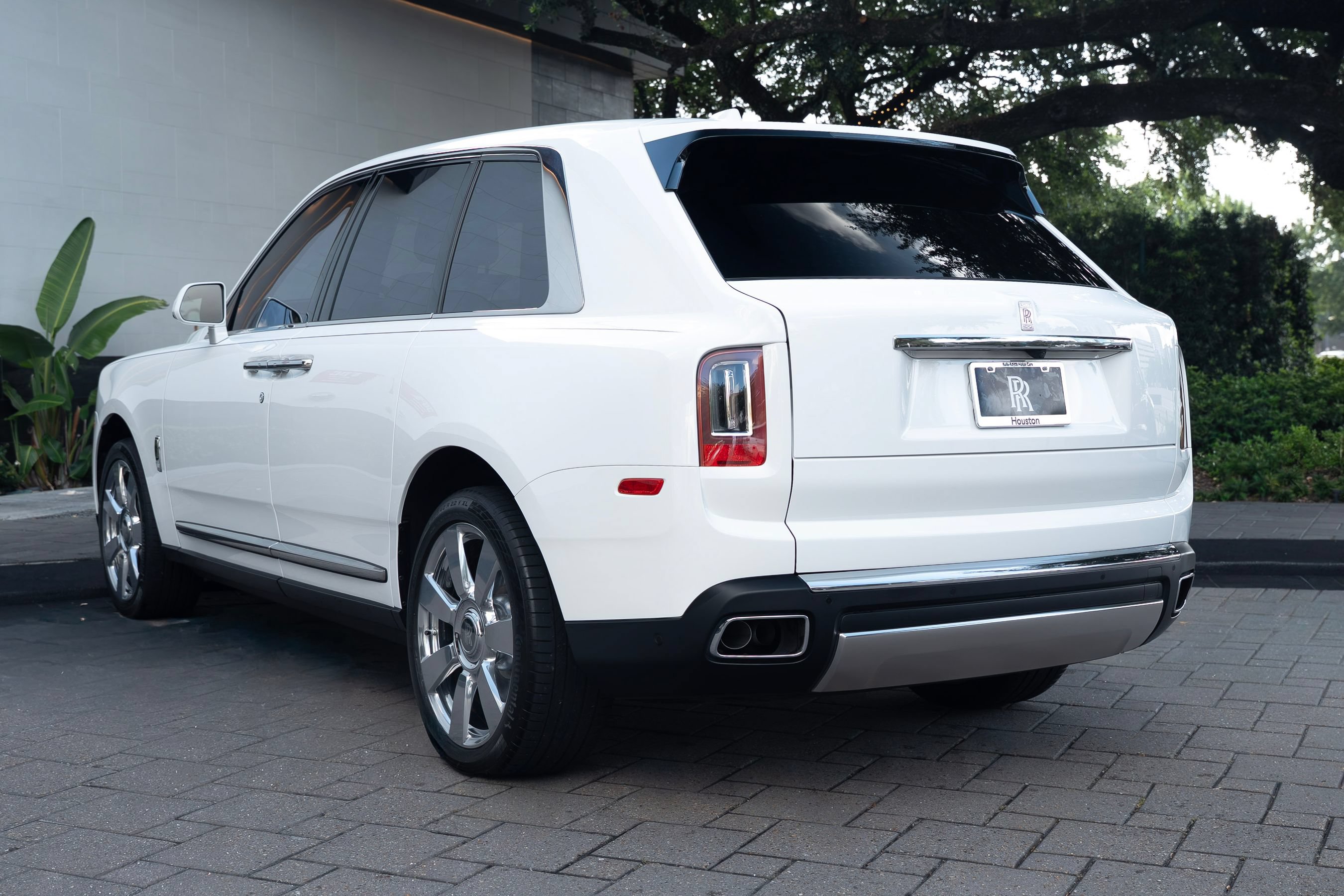 Used 2024 Rolls-Royce Cullinan AWD/4WD image 16