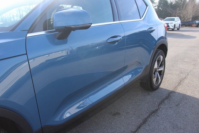 Used 2025 Volvo XC40 B5 Plus image 47