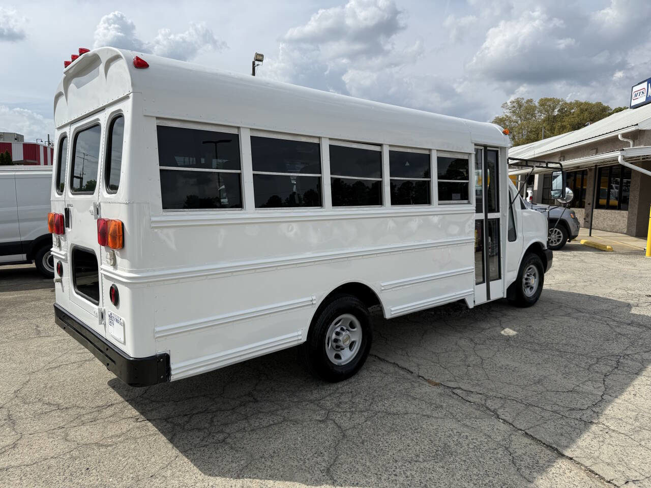 Used 2005 Chevrolet Express 3500 w/ School Bus Package image 3