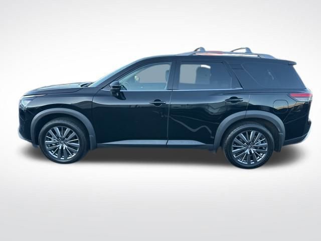 Used 2024 Nissan Pathfinder SL w/ SL Premium Package image 3