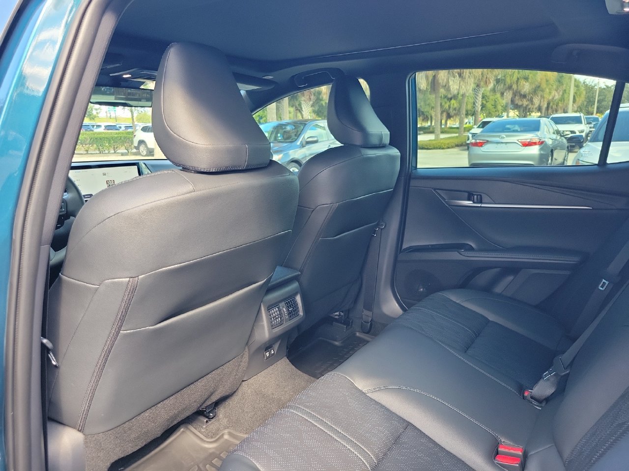 Used 2025 Toyota Camry XSE FWD image 10