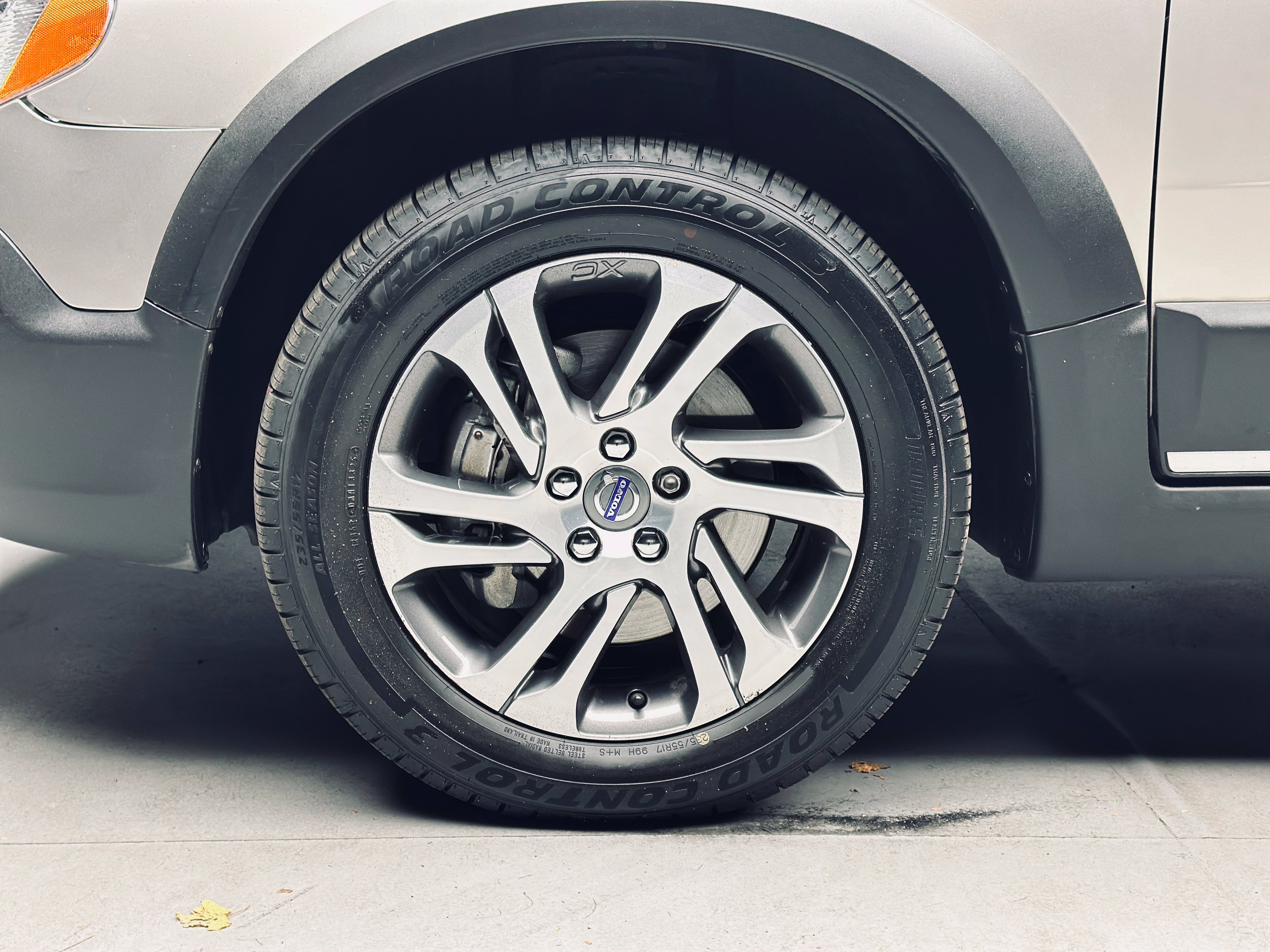Used 2015 Volvo XC70 T5 Premier w/ Protection Package FWD image 36
