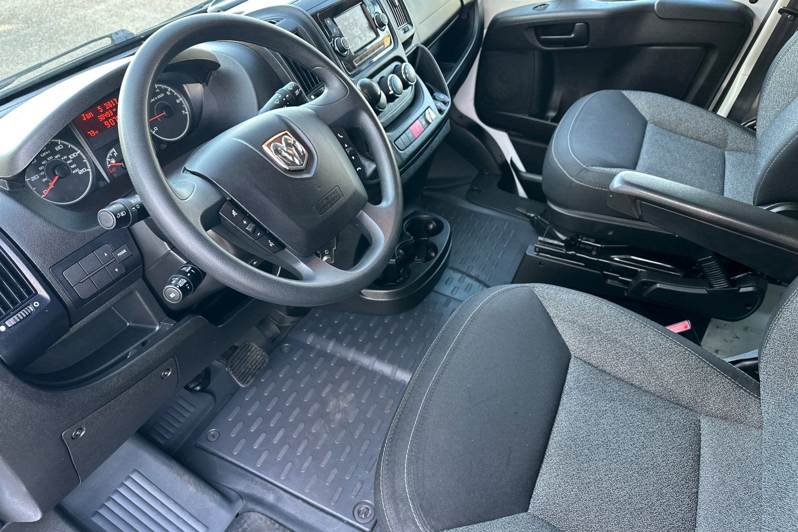 Used 2019 RAM ProMaster 1500 w/ Interior Convenience Group image 9