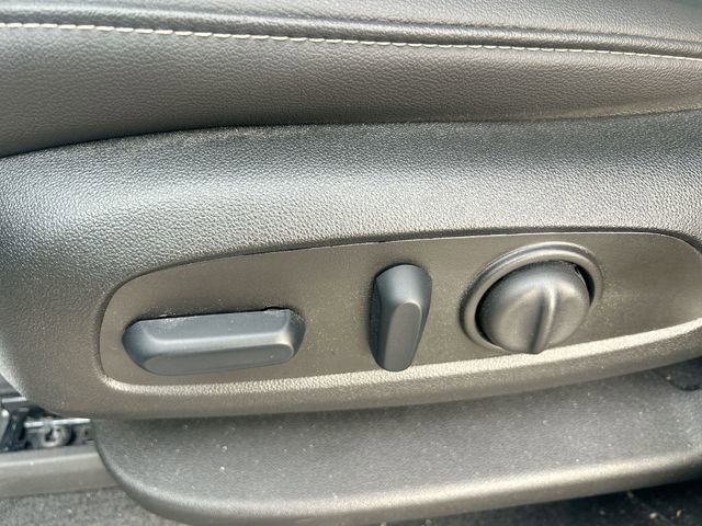 Used 2024 Chevrolet Traverse LT image 16