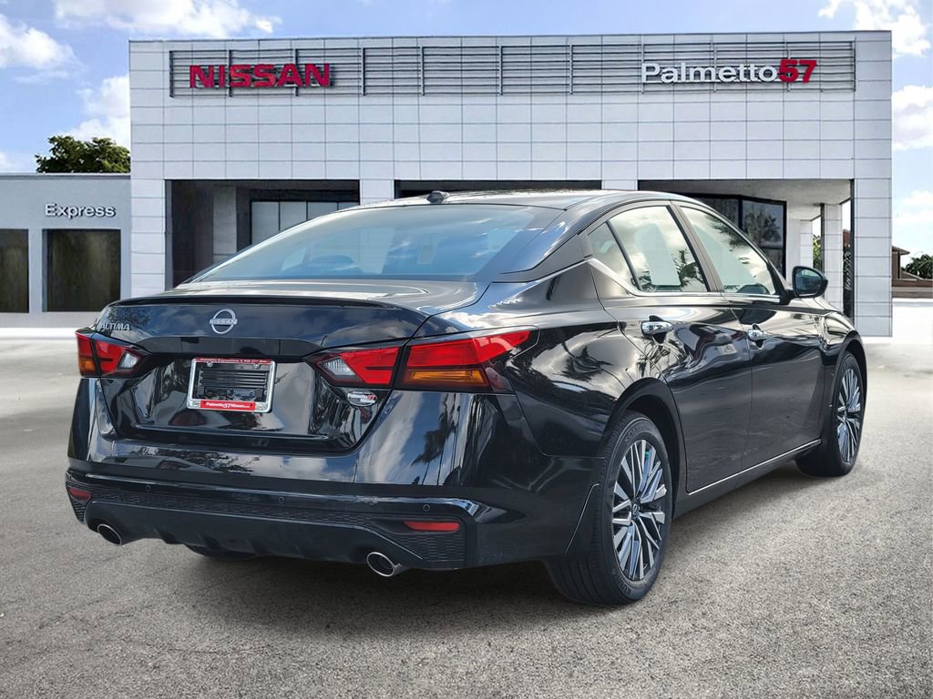 Used 2025 Nissan Altima 2.5 SV w/ SV Premium Package FWD image 6