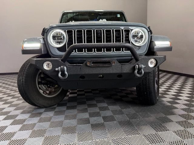 Used 2024 Jeep Wrangler Unlimited Sahara w/ Technology Group AWD/4WD image 3