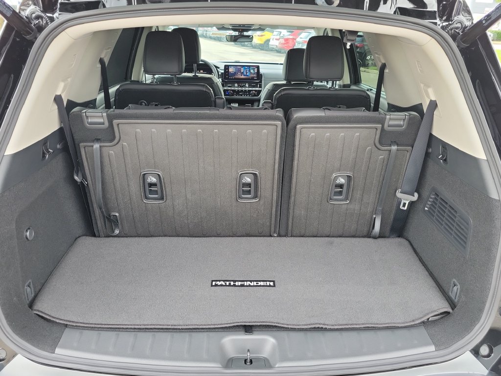 New 2026 Nissan Pathfinder Platinum AWD/4WD image 13
