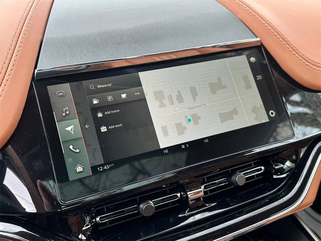 New 2026 Aston Martin DBX 707 image 26