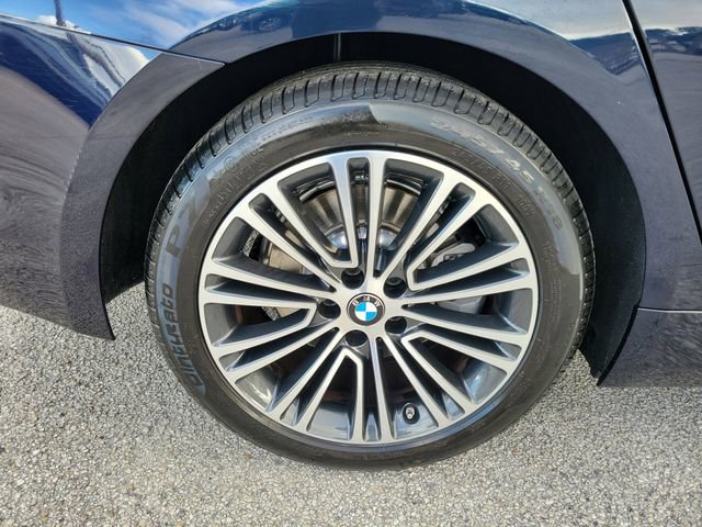 Used 2020 BMW 530e xDrive w/ Premium Package image 7