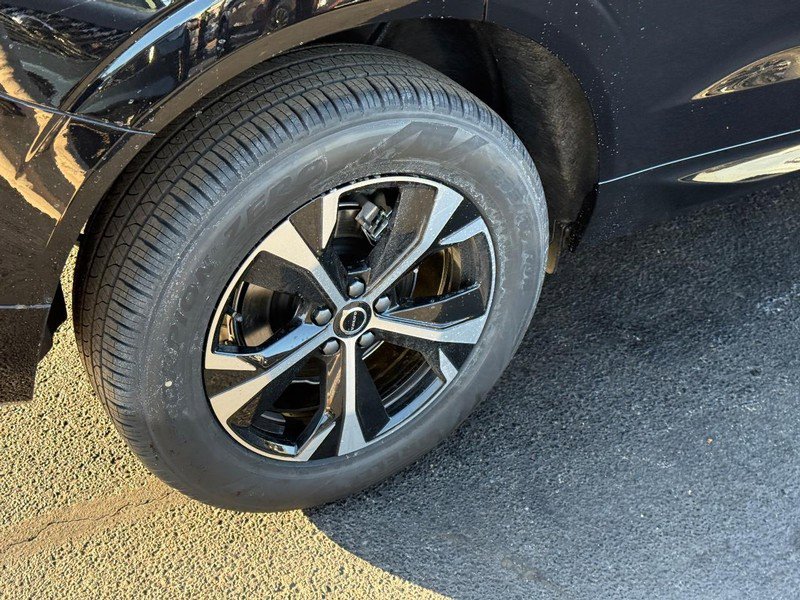 New 2026 Volvo XC60 B5 Core w/ Climate Package AWD/4WD image 4