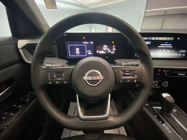 Used 2025 Nissan Kicks SV image 14