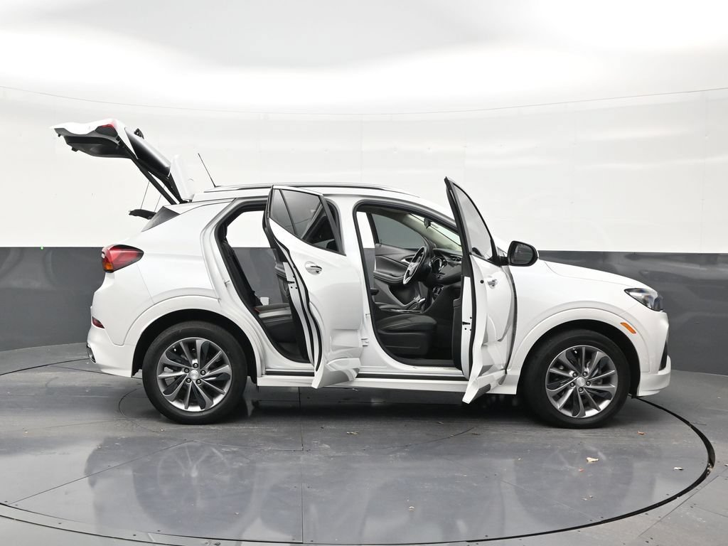 Used 2022 Buick Encore GX Select w/ Sport Touring Package FWD image 30
