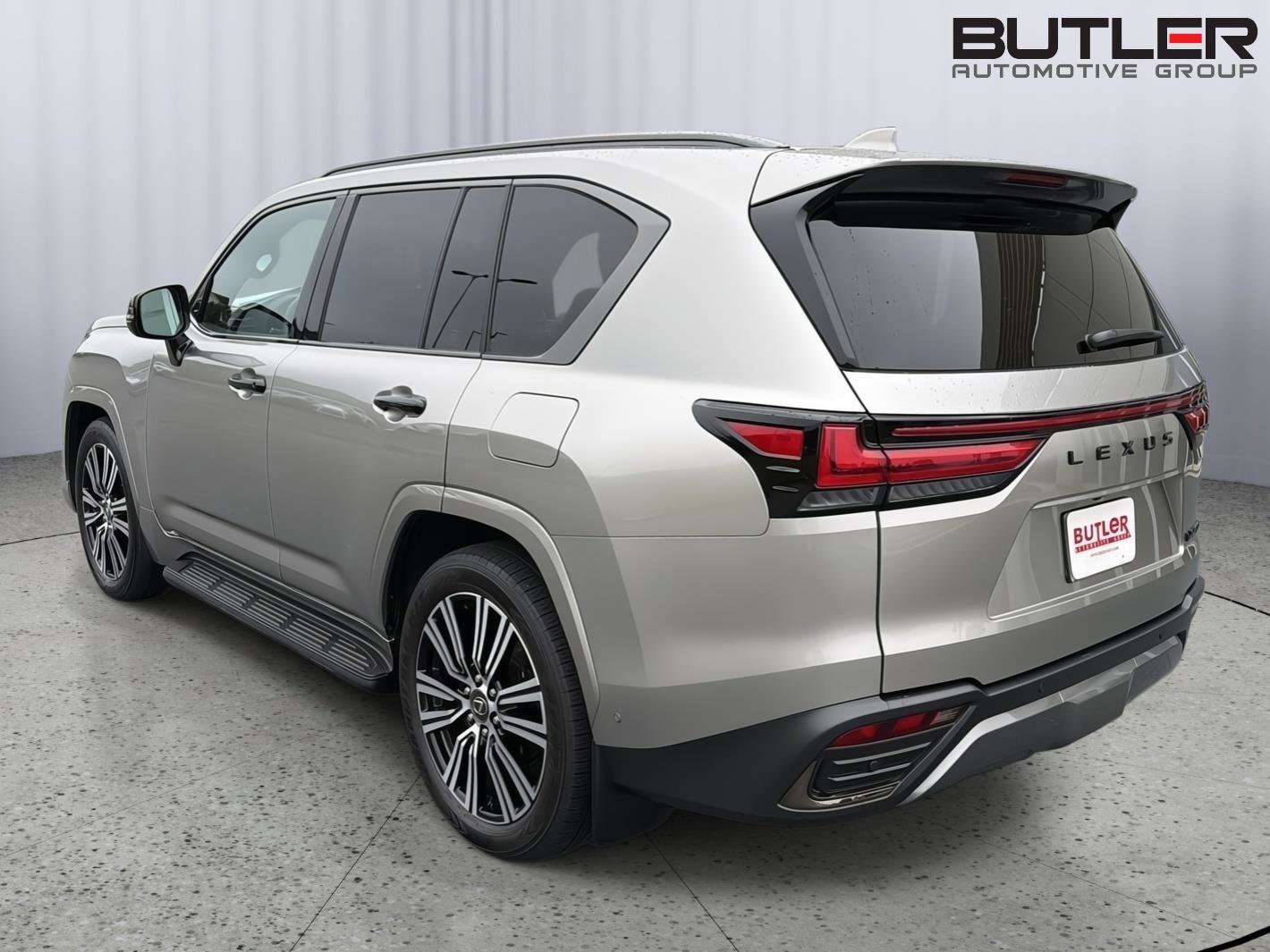 Certified 2025 Lexus LX 700h Luxury w/ Appearance Package AWD/4WD image 4