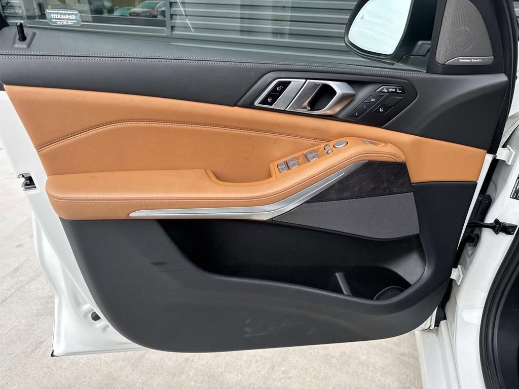 Used 2023 BMW X7 xDrive40i w/ Premium Package AWD/4WD image 21