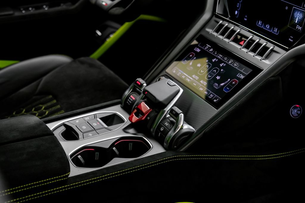 Used 2023 Lamborghini Urus Performante AWD/4WD image 31