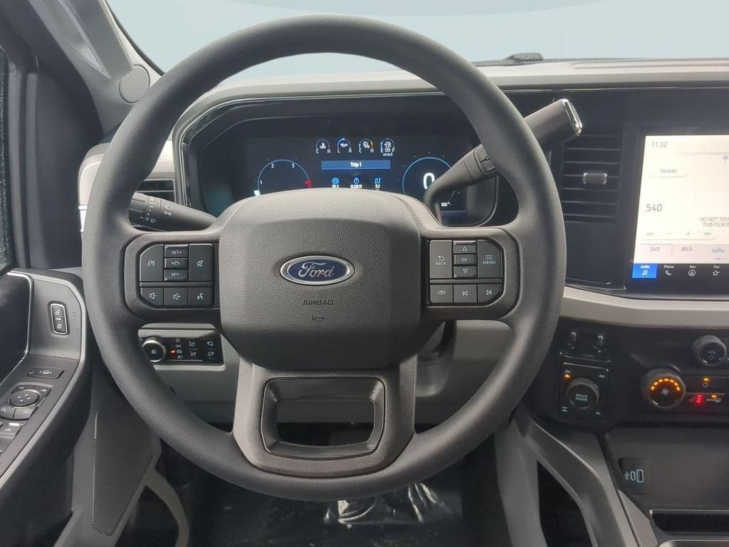 New 2026 Ford F250 XLT w/ XLT Premium Package AWD/4WD image 14