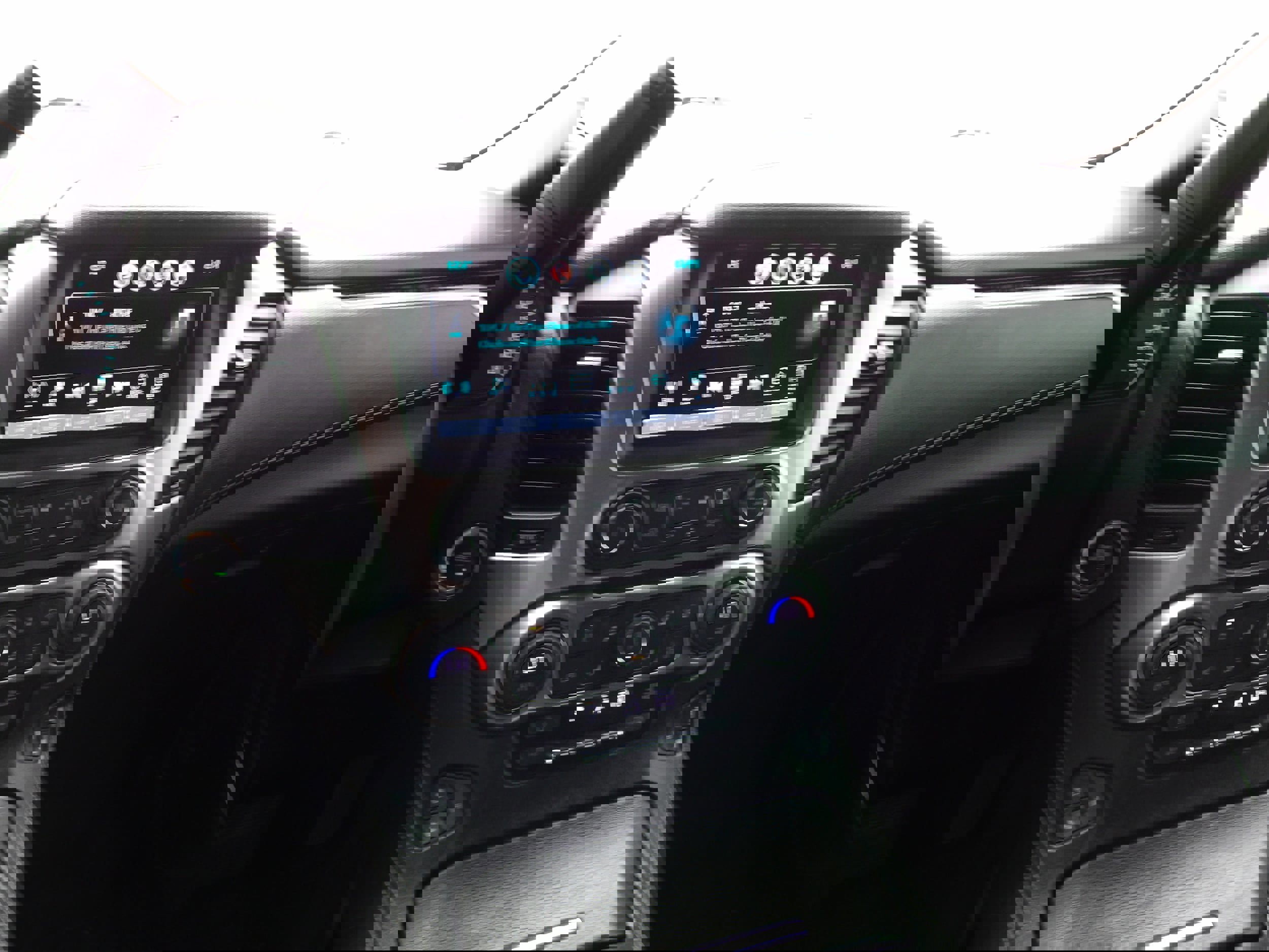 Used 2018 Chevrolet Suburban Premier image 14