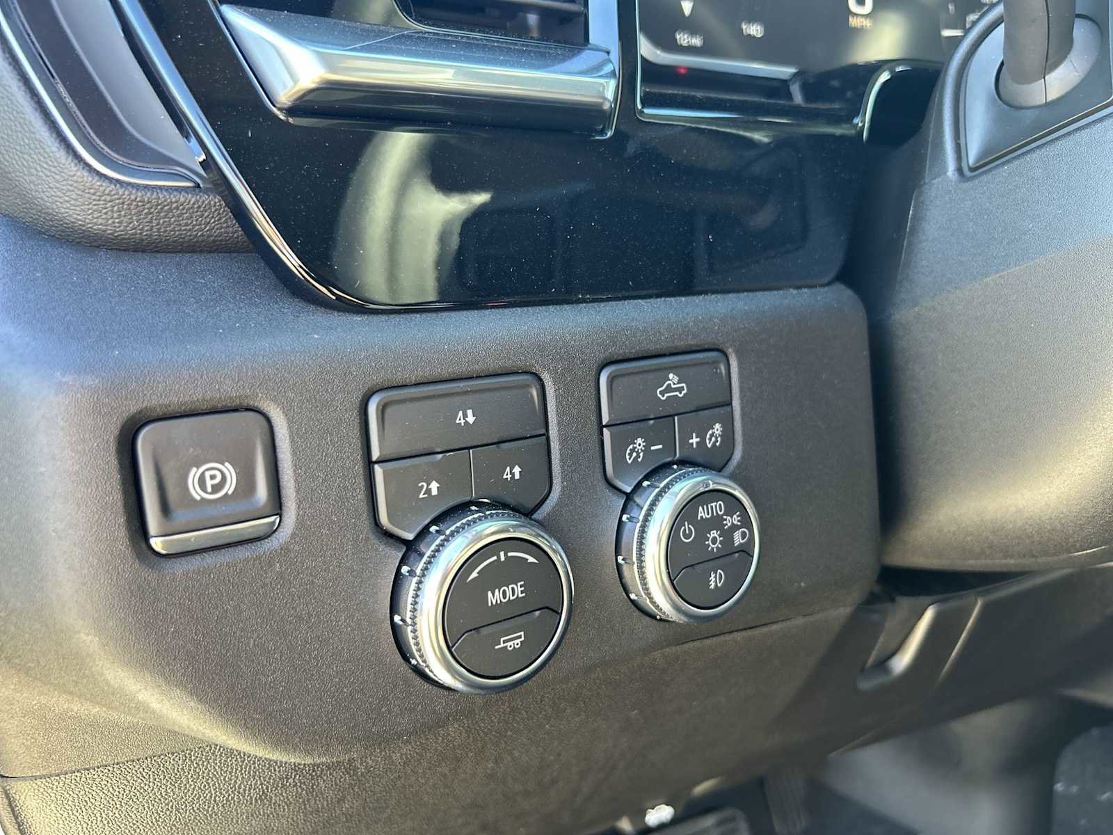 New 2026 GMC Sierra 2500 SLE image 17