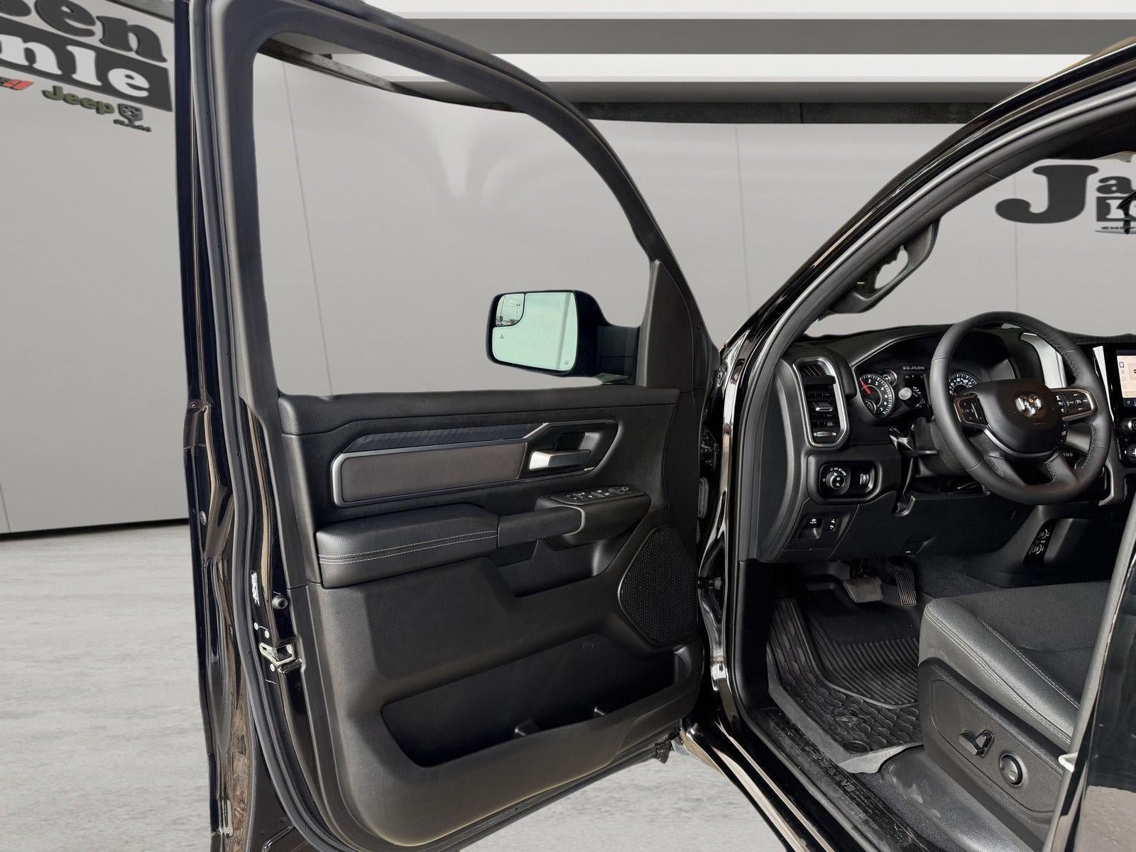 Used 2025 RAM 1500 Big Horn RWD image 9