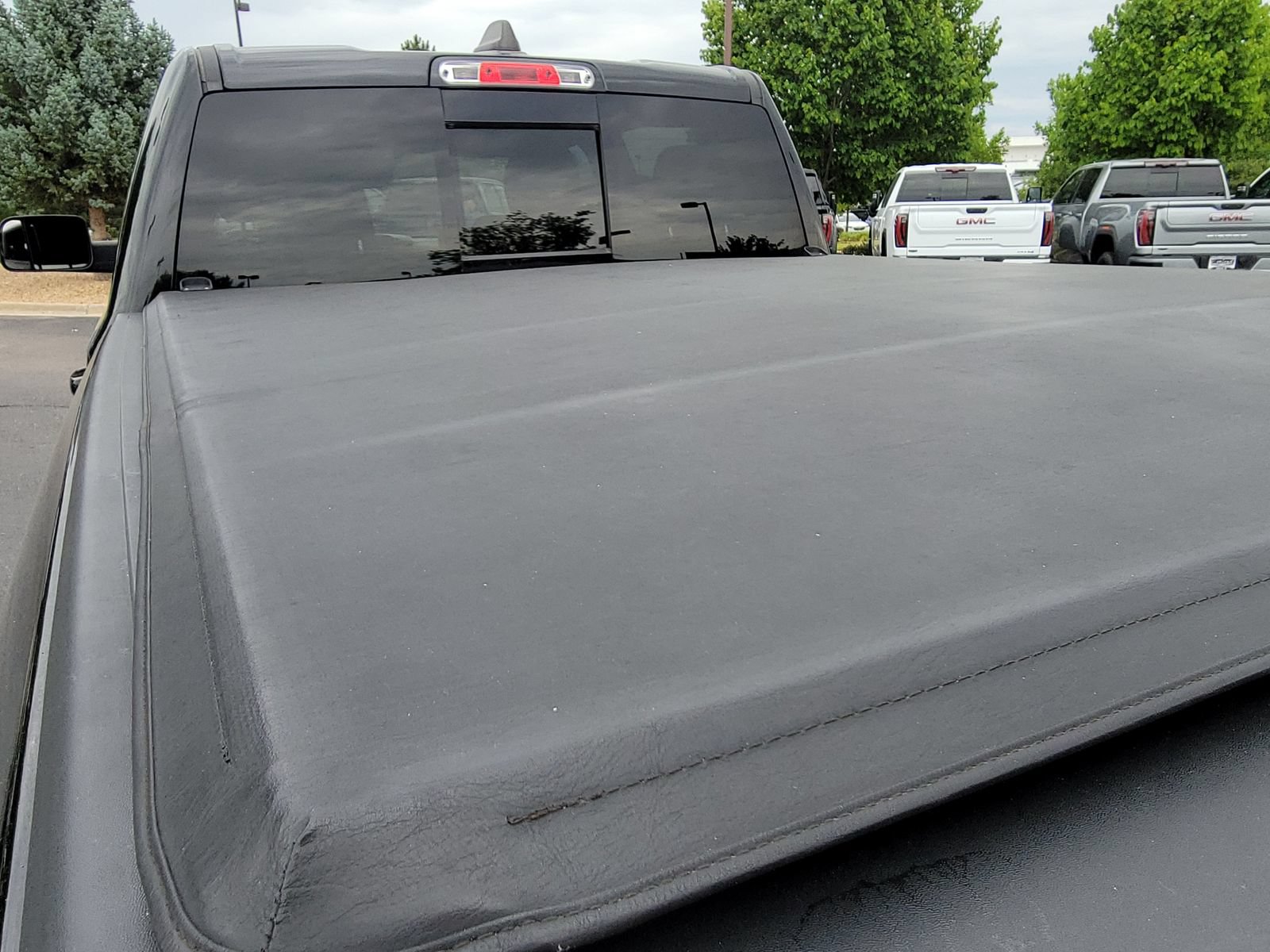 Used 2020 RAM 1500 Limited w/ Black Appearance Package AWD/4WD image 15