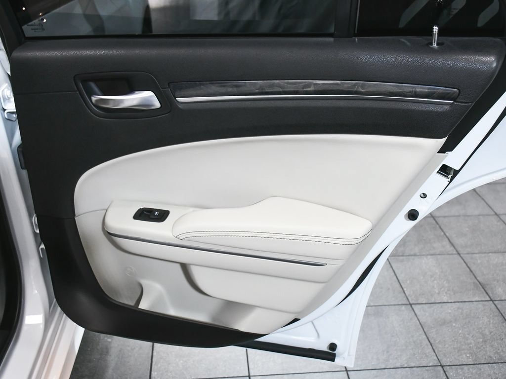 Used 2023 Chrysler 300 Touring L w/ Comfort Group AWD/4WD image 14