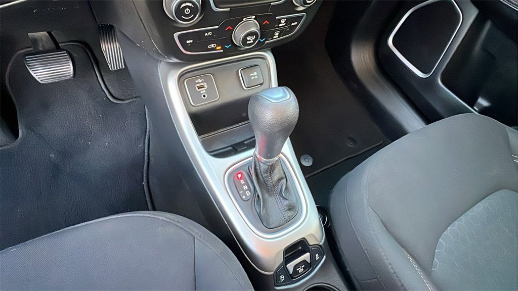 Used 2021 Jeep Compass Sport image 26