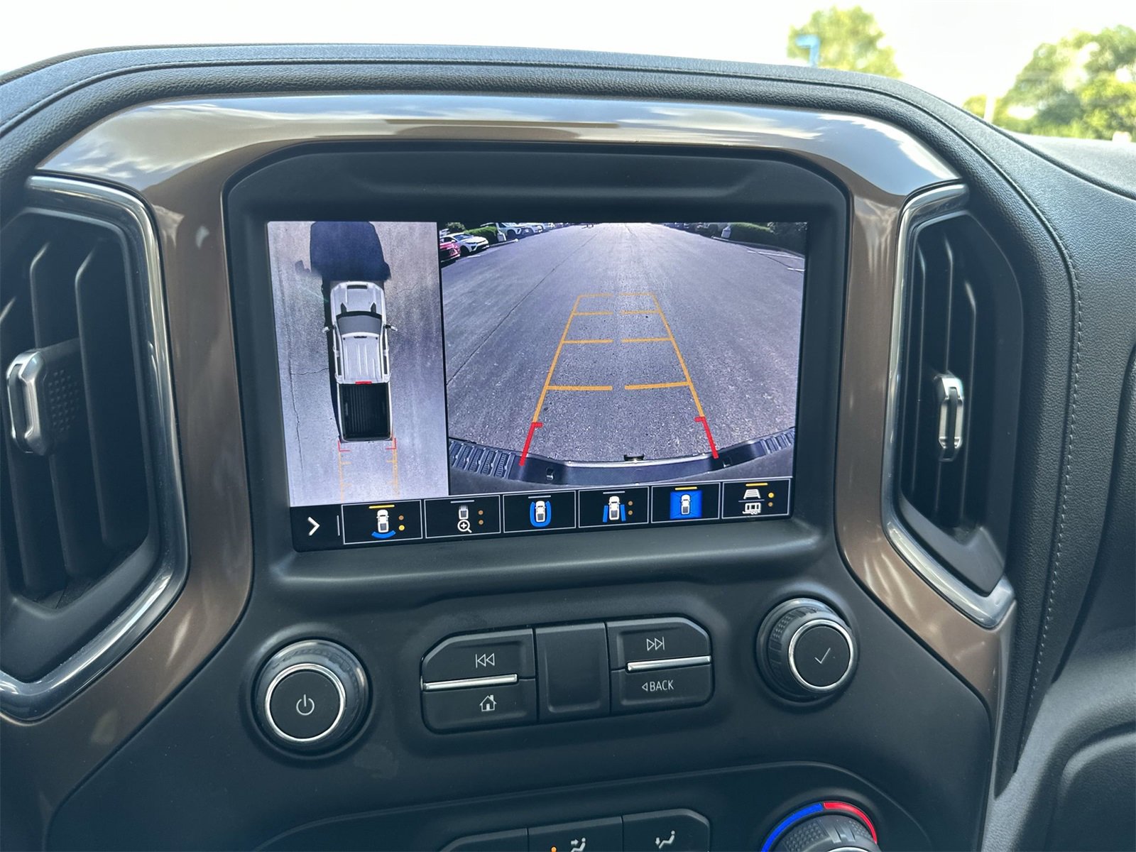 Used 2020 Chevrolet Silverado 2500 High Country w/ Z71 Off-Road Package image 15