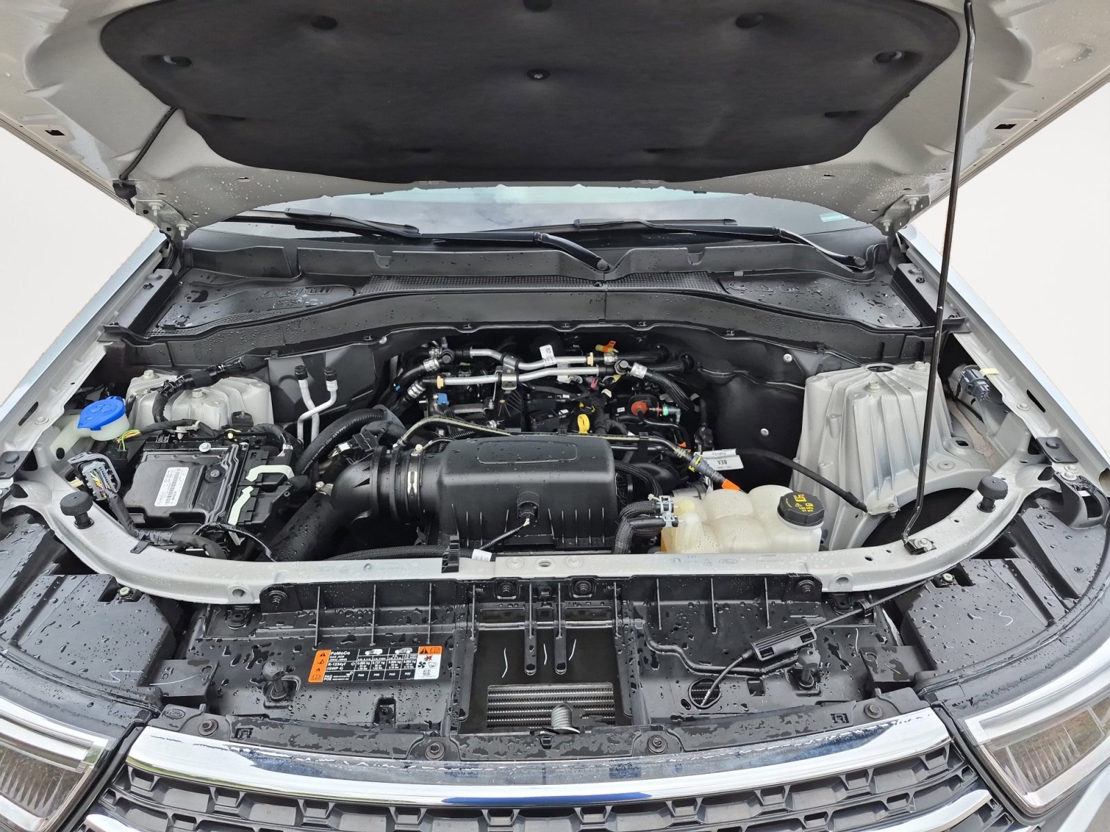 Used 2024 Ford Explorer XLT image 30