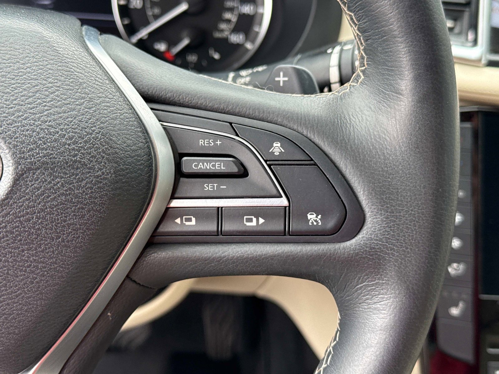 Used 2019 INFINITI QX50 Essential w/ Premium Heat Package image 31