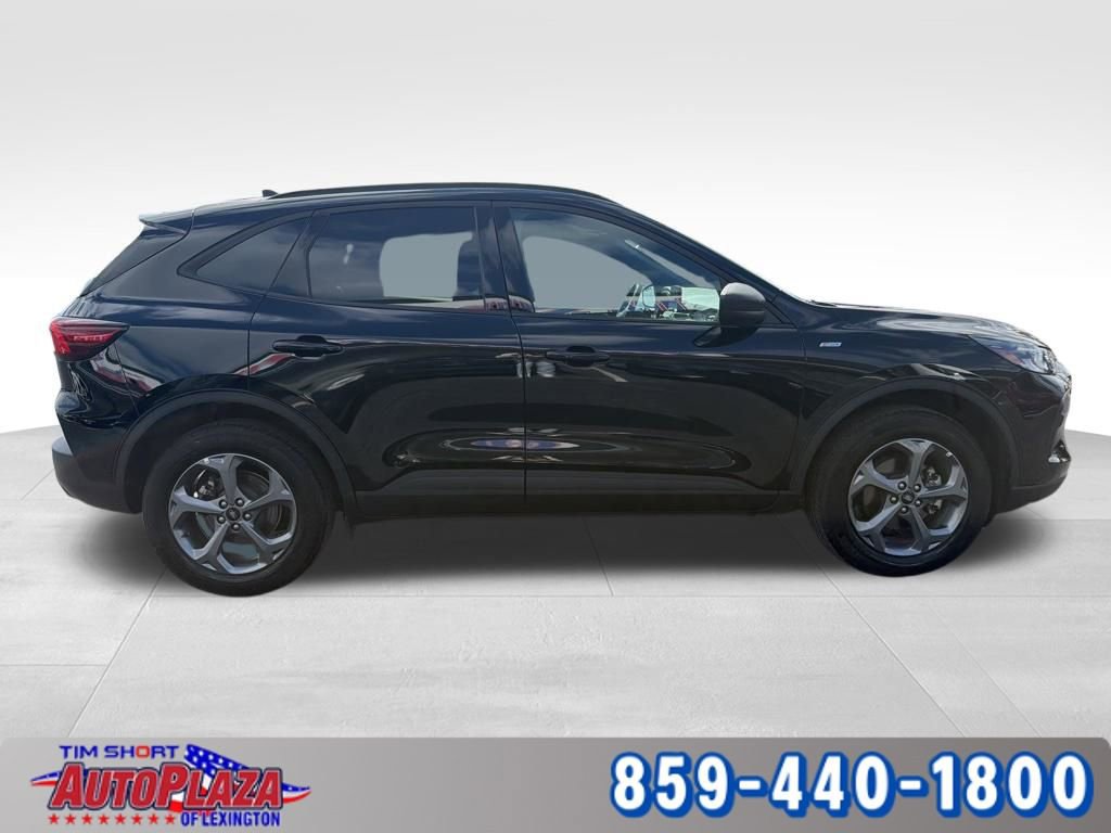 Used 2025 Ford Escape ST-Line image 9