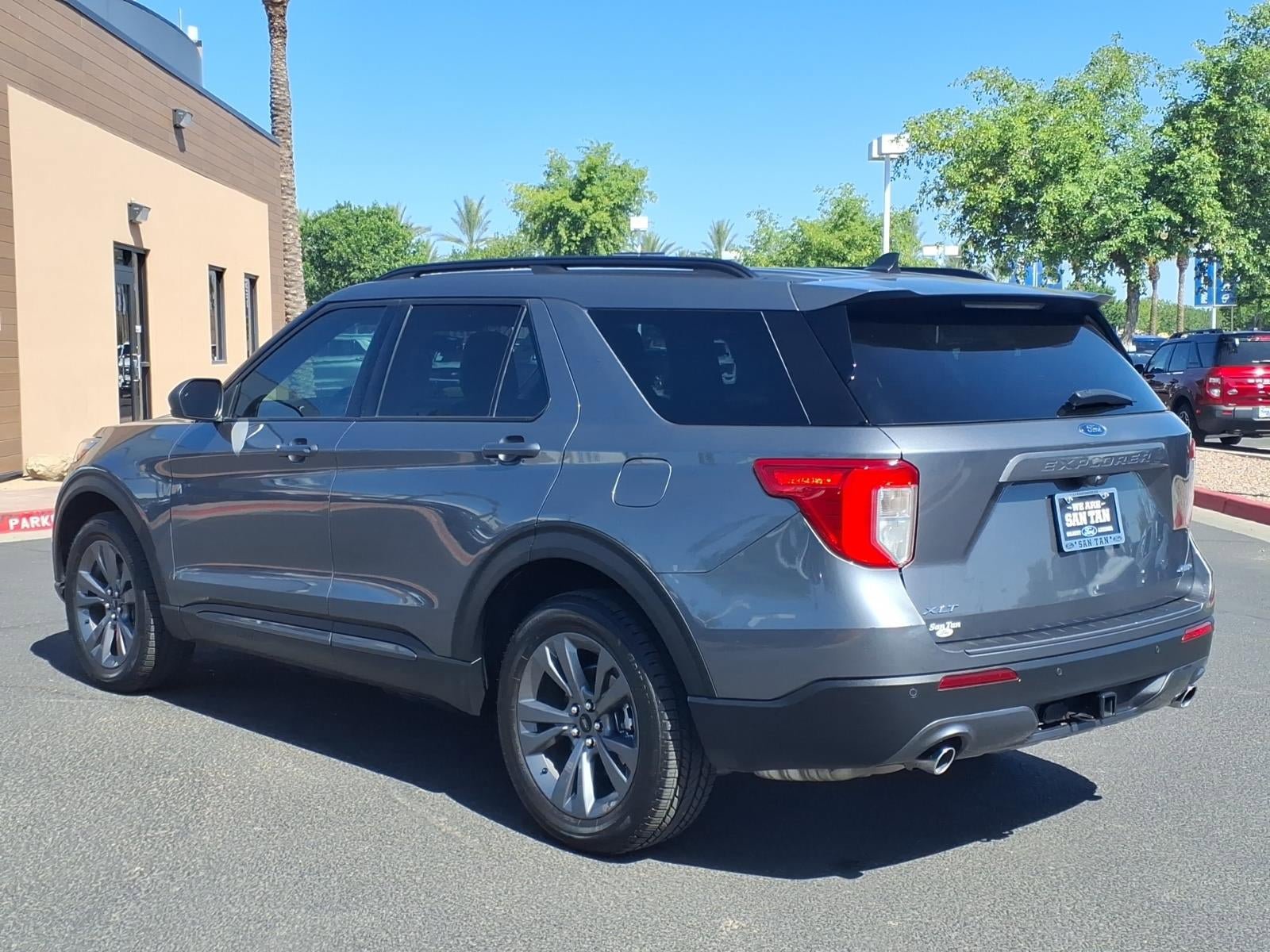 Used 2021 Ford Explorer XLT w/ Equipment Group 202A AWD/4WD image 6