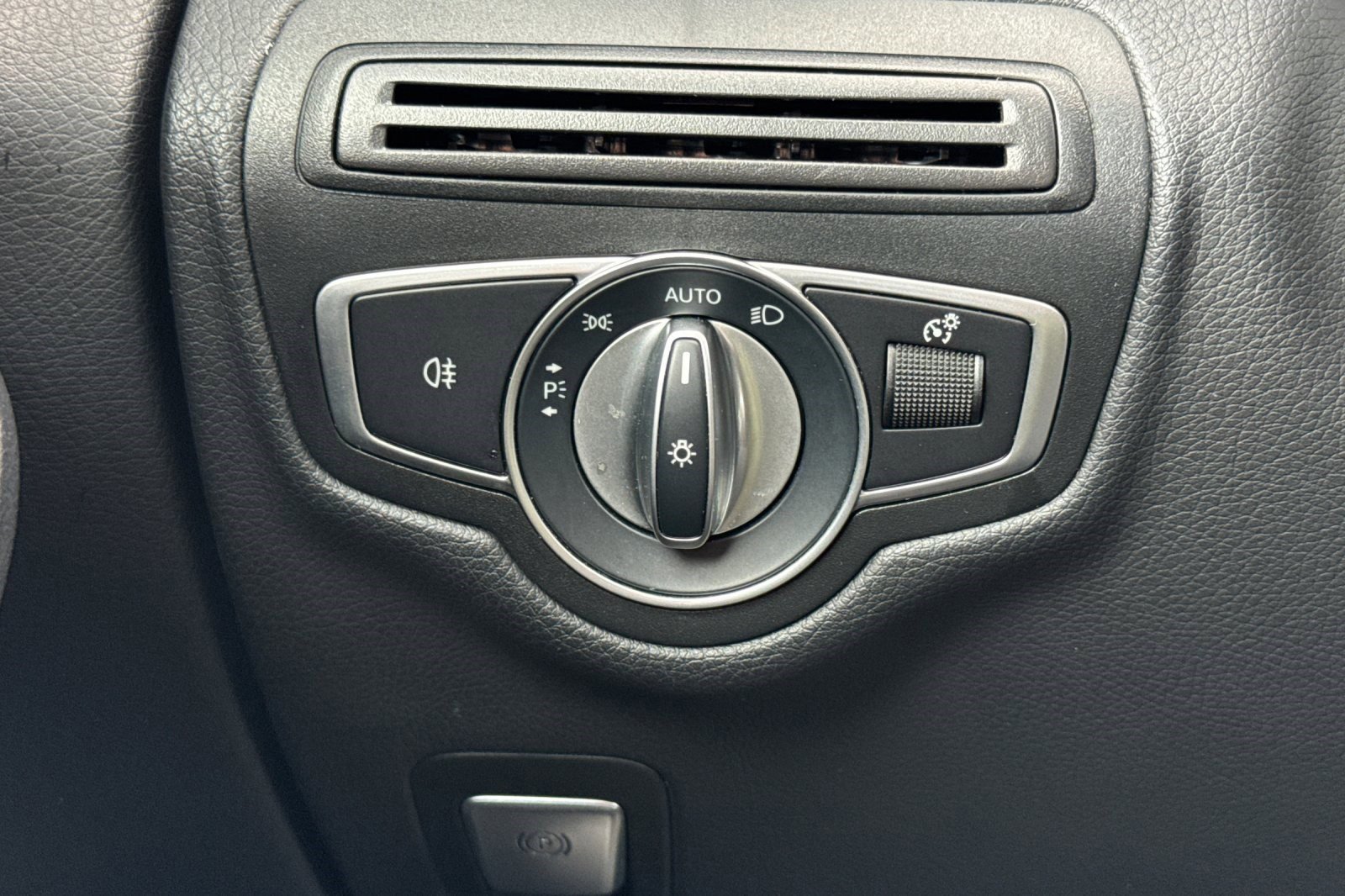 Certified 2022 Mercedes-Benz GLC 300 4MATIC image 36