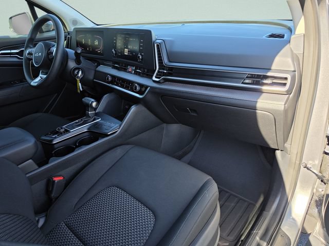 Used 2025 Kia Sportage LX FWD image 21