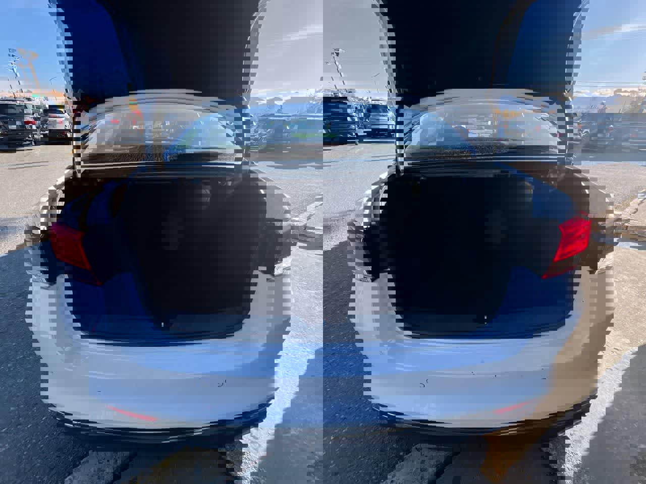 Used 2018 Kia Optima LX image 25