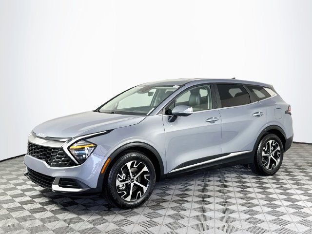 Used 2024 Kia Sportage EX FWD image 4