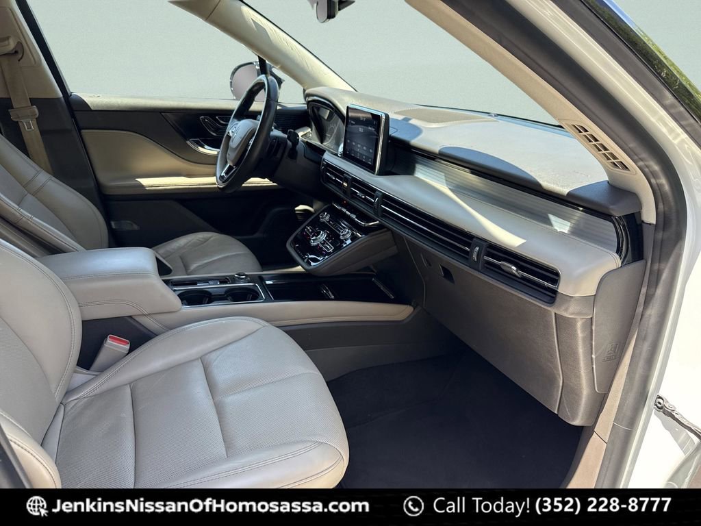 Used 2020 Lincoln Corsair FWD w/ Premium Package image 23