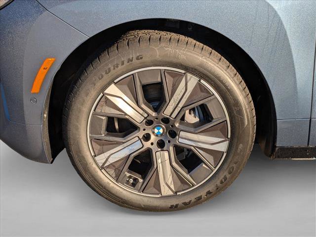 Used 2026 BMW iX xDrive45 image 10