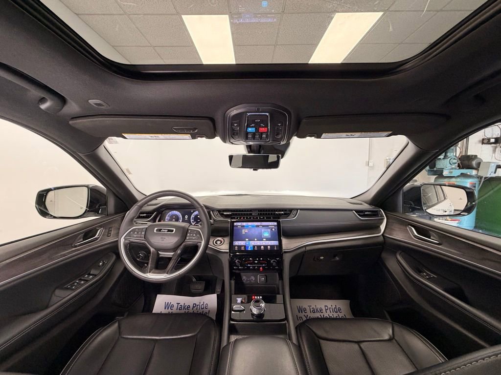 Used 2024 Jeep Grand Cherokee Limited w/ Luxury Tech Group II AWD/4WD image 12