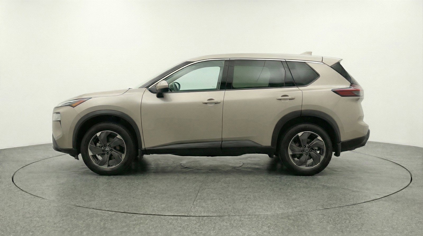 Used 2025 Nissan Rogue SV image 5