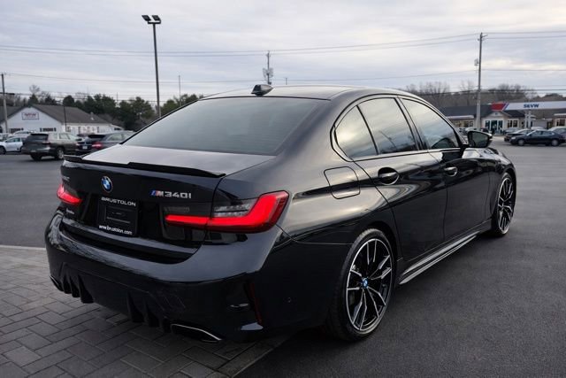 Used 2025 BMW M340i xDrive w/ Premium Package image 9